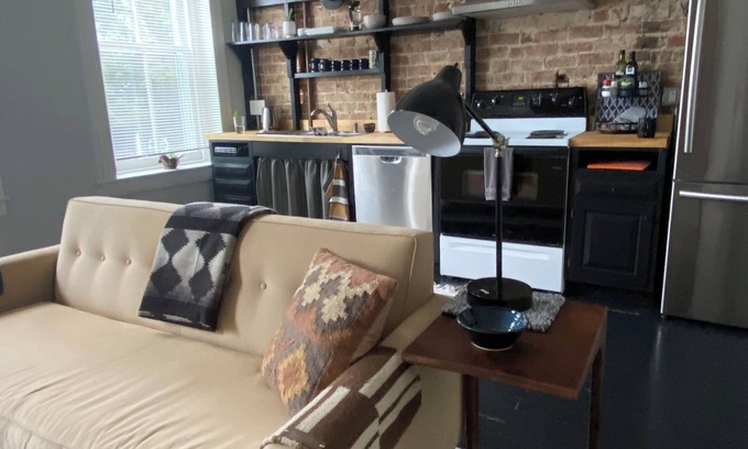 Fan District Apartment | Artful 1-bedroom Apartment in The Fan with Parking