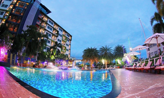 North Pattaya Hotel | Arthitaya Green Nature Hotel & Lakkhana