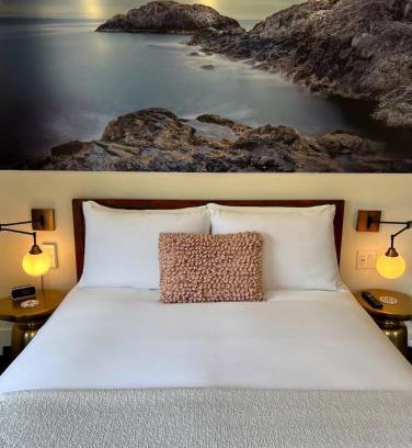 Bowen Island Hotel | Artisan Suites on Bowen