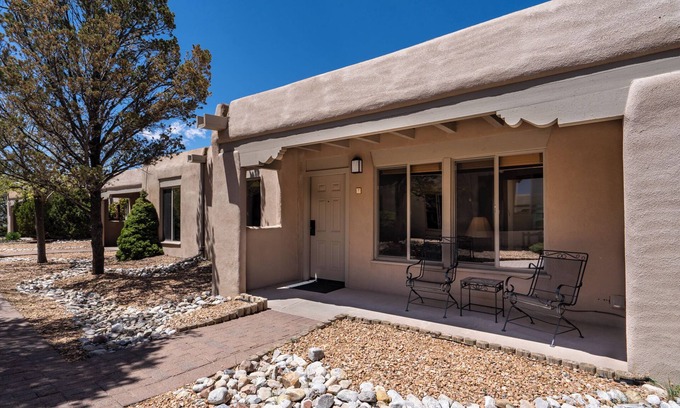 Northeast Santa Fe House | Artist Road