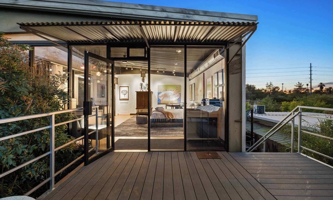 Paradise Valley Village Apartment | Artist’s Loft: Workshop, Sculpture Gardens & Pool