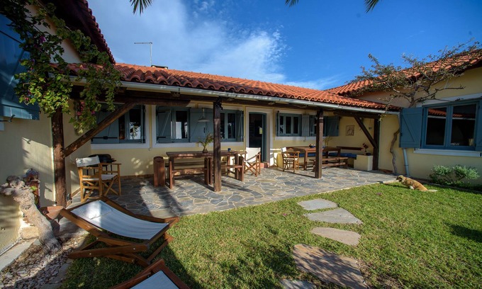 Aegina Villa | Artist's Retreat: Beautiful Tranquil Villa With Spectacular Sea Views
