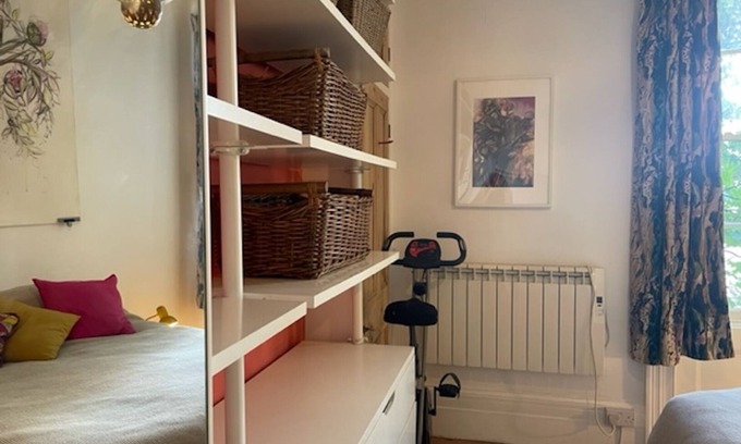 Coldharbour Apartment | Artistic spacious flat in the heart of vibrant Brixton