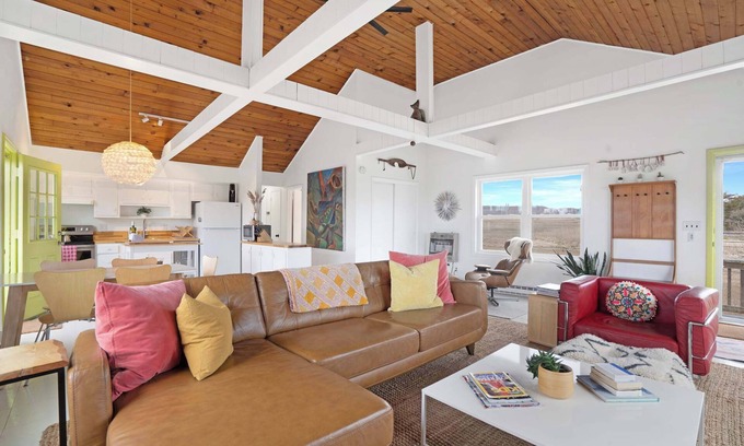 Wading River House | Artists Nature Retreat by the Beach