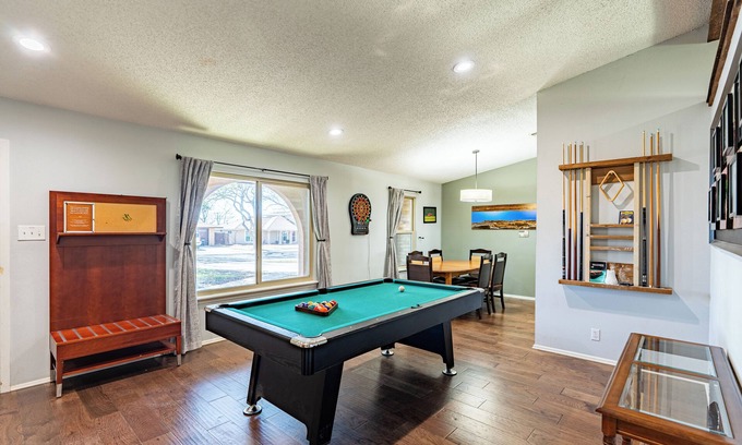 Schertz House | ArtLens Casa-Billiards-Campfire-WD-WIFI-Playset-TVs-Bluetooth Surround Sound