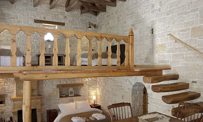 Aristi Hotel | Artsistas Houses