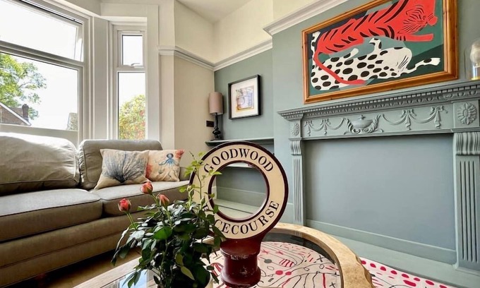 Bognor Regis House | Artypophouse~Unique home to create unique memories