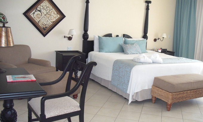 Palm Beach House | Aruba 2 Bedrooms Oceanfront