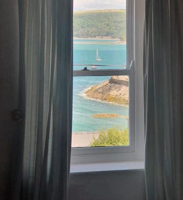 New Quay House | Arvonia sleeps 7, sea views, dog friendly