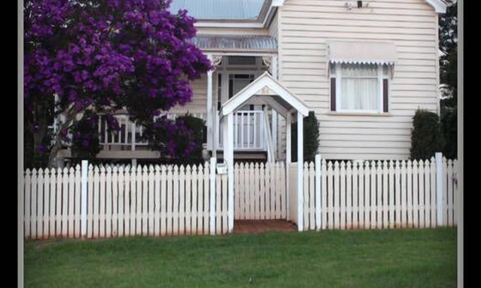 South Toowoomba Cottage | Ashbrooke Cottage - Luxury Cottage