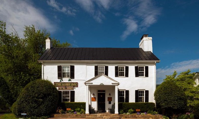 Paris Hotel | Ashby Inn & Restaurant