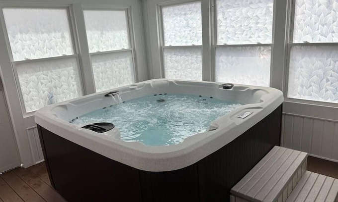 Oakley Apartment | Asheville Hideaway: Hot Tub & Trail Access