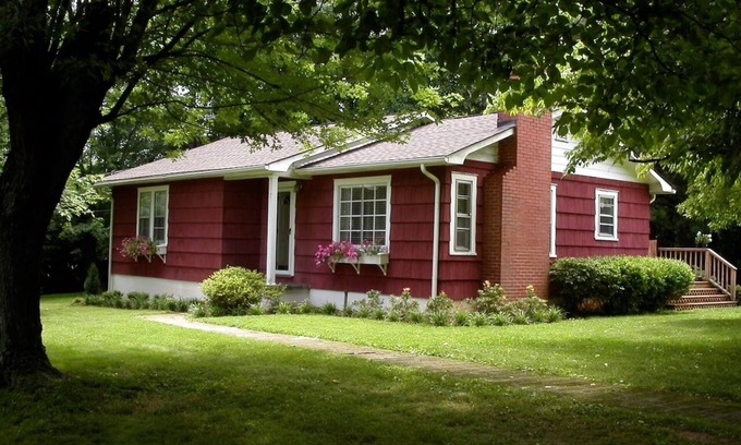 Candler House | Asheville Stay-cation - Clean, Big yard, Hot tub, Dogs OK