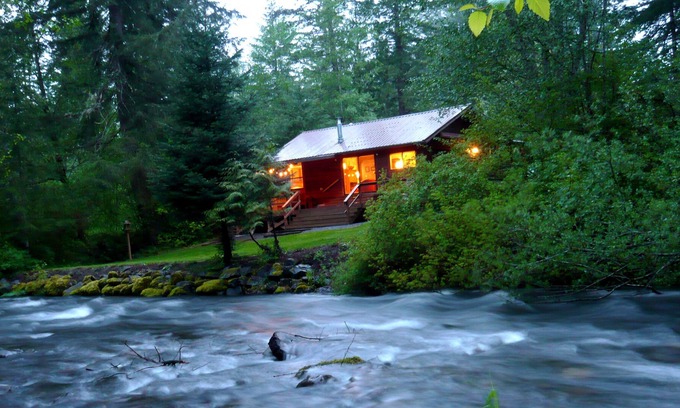 Paradise Estates Cottage | Ashford Cabin With Hot Tub & Big Creek Views!