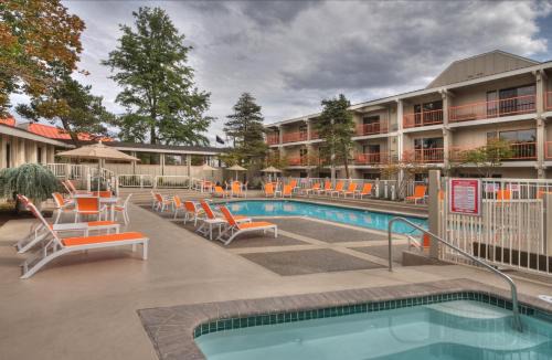 Ashland Hotel | Ashland Hills Hotel & Suites