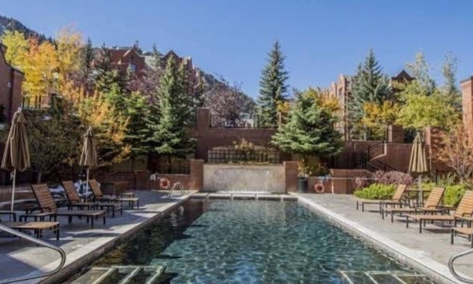 Downtown Condo | ASPEN GRAND HYATT 2 bedroom 2 bath, in Aspen’s front row 1 to block gondola.