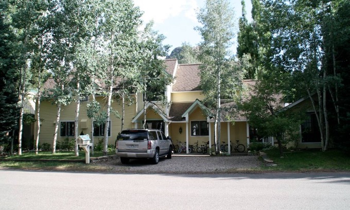 West End Boat Rental | Aspen Jewel