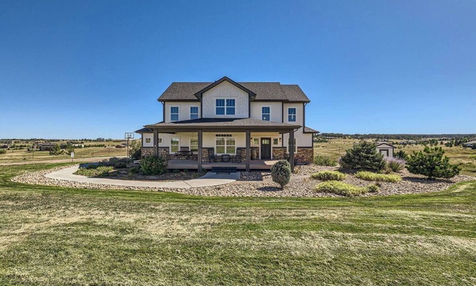 Colorado Springs House | Aspen Leaf Rentals