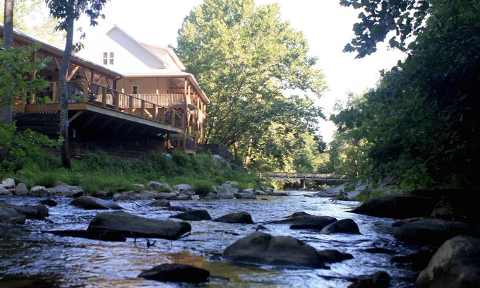 Traphill Cabin | Aspen Suite: Cozy NC Mountain & Riverside Cabin Suite @ Roaring River Vineyards
