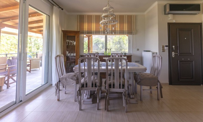 Stalida Villa | Astali Villa: Cozy Elegant Villa with Pool. 5-minute walk to the beach!