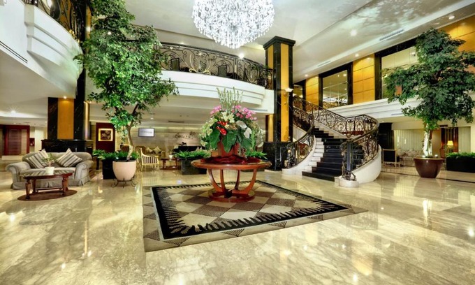 Cipaganti Hotel | Aston Tropicana Hotel Bandung