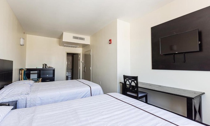 Queens Hotel | Astoria Inn LaGuardia Hotel