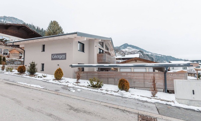 Gries Apartment | Lovely apartment for 8 guests with WIFI, TV, terrace and pets allowed