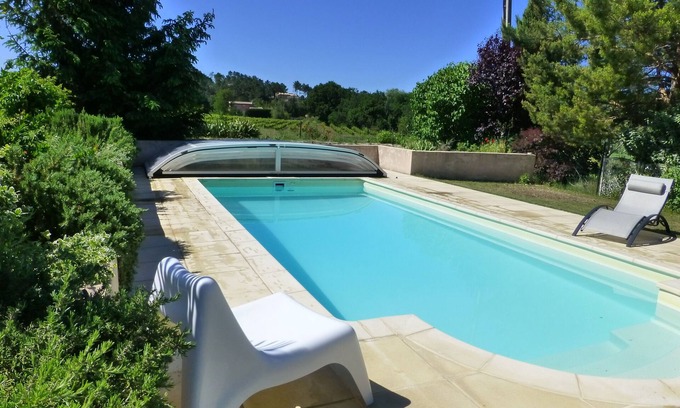 Bedoin Villa | at the foot of Mt Ventoux, 1500 m2, private pool 8 X 4, quiet, 7 minutes walk from the village