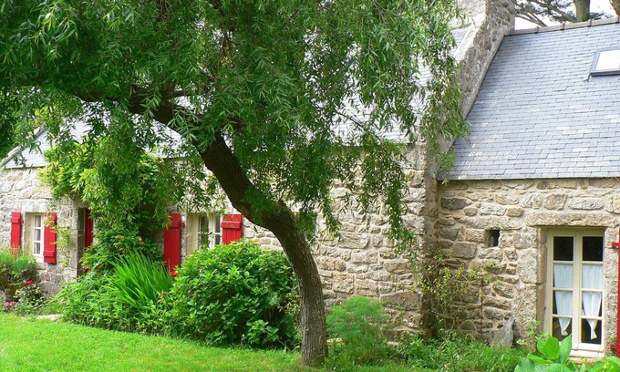 Beuzec-Cap-Sizun House | AT THE POINT OF BRITTANY IN FINISTERE - TYPICAL HOUSE 900M FROM THE TREE SEA