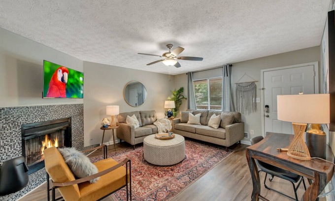 Smyrna House | ATH - Sleeps 4 - 2 Beds - Pet friendly - CC5
