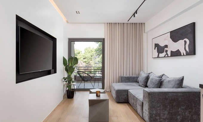 Varkiza Apartment | Athenian Riviera Stunning Residence