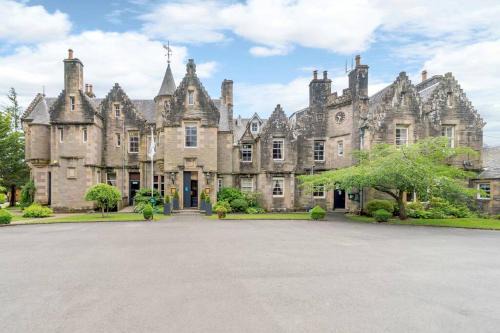 Birnam Apartment | Atholl Apartment - A Unique apartment in countryside park with WIFI and access to pool and bar