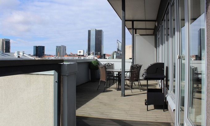 Kesklinn Apartment | Atica Penthouse Sleeps 4