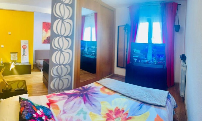 San Diego Apartment | ATICO & TERRAZA a 6 minutos en metro de ATOCHA estacion central