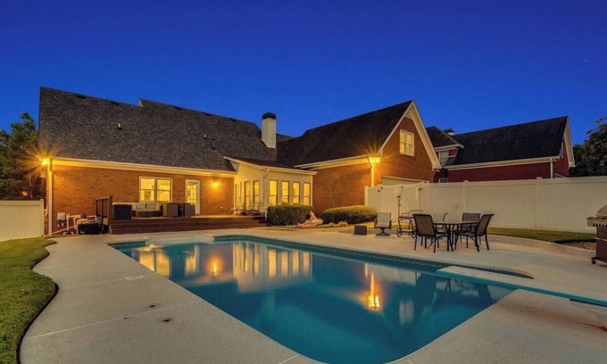 Conyers House | ATL 5BR Modern Sanctuary
