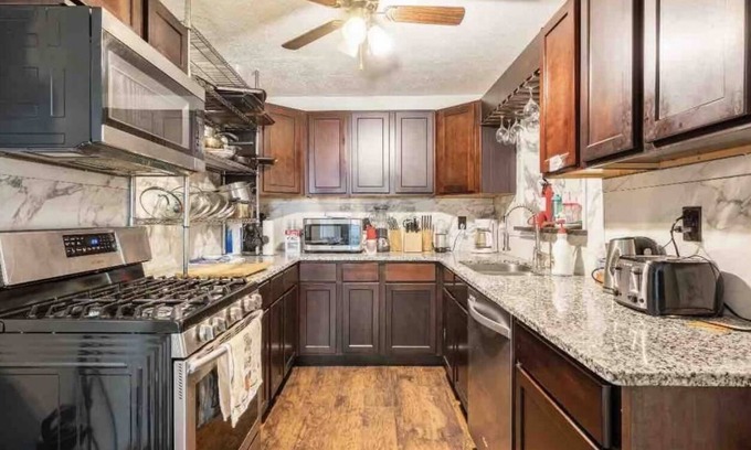 Church Street Hostel | Atlanta International Conncection