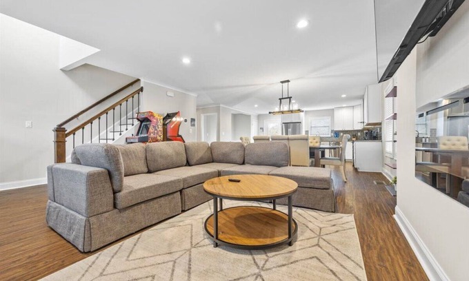 Edgewood House | Atlanta Spacious Haven near Downtown & BeltLine