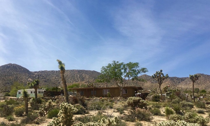 Joshua Tree Highlands House | Atomic Ranch Artist retreat Spectacular Views of JT national Park