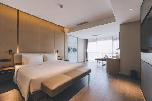 Wuzhong Hotel | Atour Hotel Suzhou Industrial Park Fashion Stage Outlets