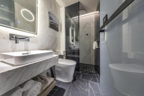 Dunhuang Road District Hotel | Atour X Hotel Lanzhou West Railway Station Wanhui Plaza