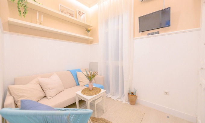 Guindalera Apartment | Atractivo apartamento de un dormitorio con patio interior junto al Intercambiador de Avenida América CTG83