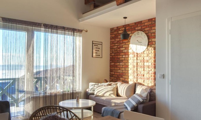 Lisina Apartment | ATTIC 7