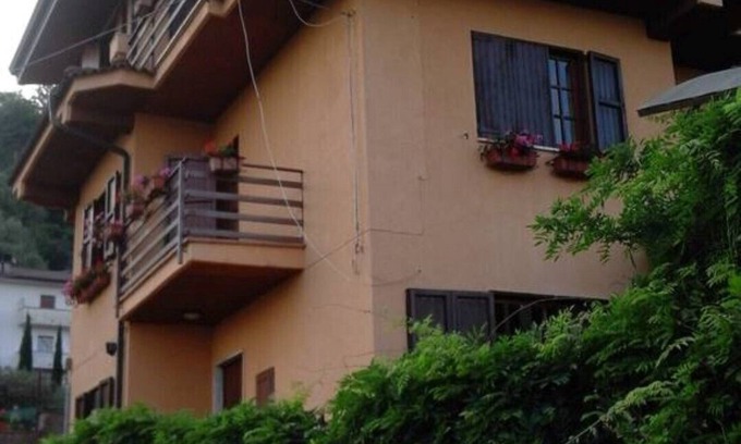 Montano Antilia Apartment | Attic with flowers.