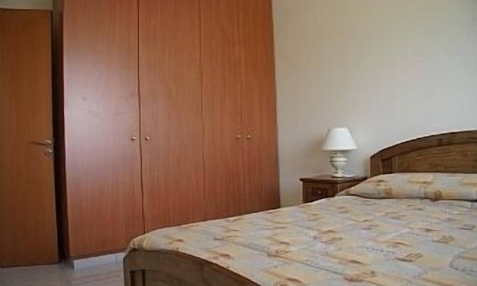 Paphos Condo | * Attractive Spacious PENTHOUSE 2-bed Apt,Very Large Pool,LIFT,Sea View