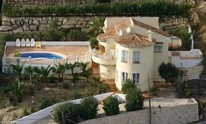 L'Alcassar Villa | Attractive villa with sea view and private pool in a peaceful location close to amenities