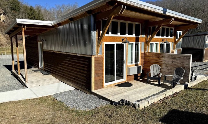 Bramwell Cabin | ATV TrailCamp: Sip's Shack- Just seconds from the HMT Pocahontas Trailhead!