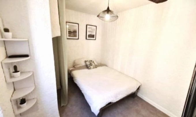 La Roquebrussanne Apartment | ATYPICAL DUPLEX STUDIO