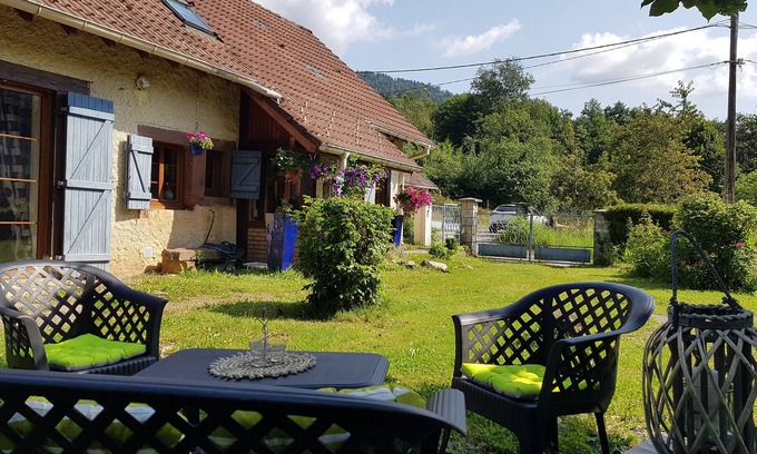 Vescemont House | Au Chant des Oiseaux (4*), traditional farmhouse (sleeps 6) at the foot of the Vosges mountains
