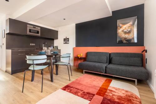 Old Lille Apartment | Au Chat Qui Dort Lille - Magasin