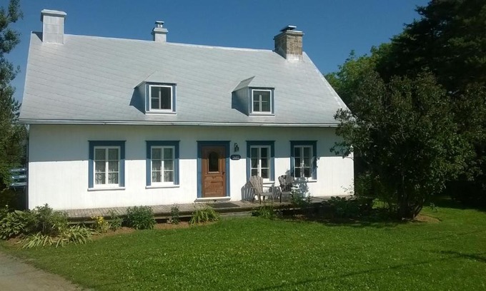 Saint-Pierre-de-l'lle-d'Orleans Bed & Breakfast | Au Vieux Foyer